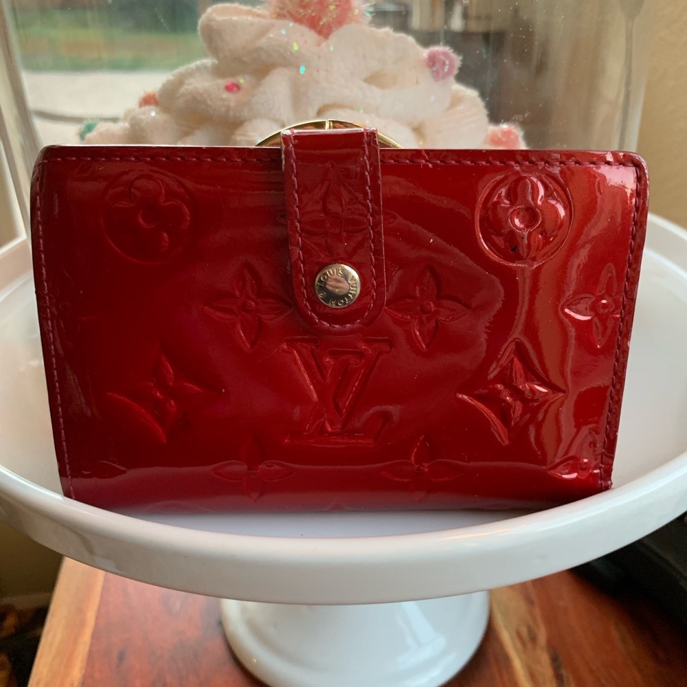 ❌❌SOLD ON MERC❌❌Authentic Louis Vuitton Red Verni